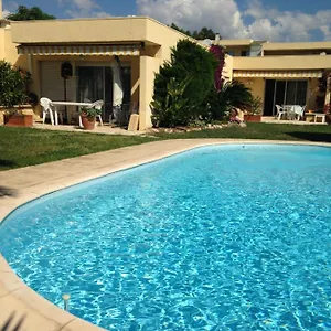 C3 Arthur Rimbaub D'hote Piscine Proche 600m Bed & Breakfast
